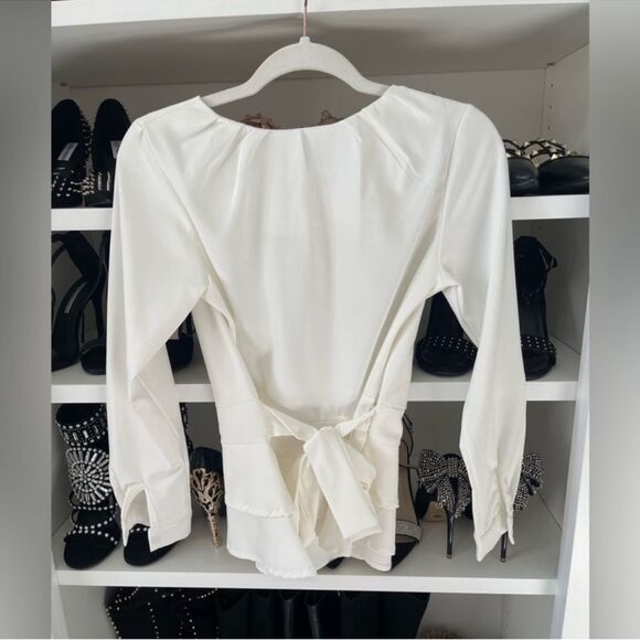 Beautiful white top - Picture 11 of 13